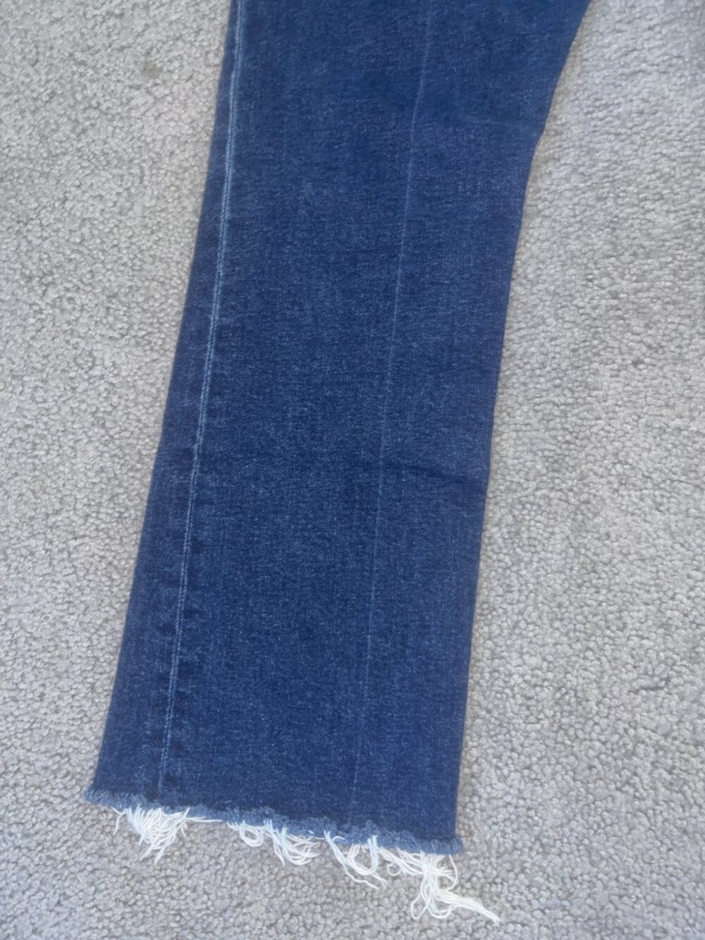 NOEND NO END Denim Farrah Mid Rise Kick Flare Raw Hem Cropped Jeans  -EUC - 28 - Picture 8 of 15